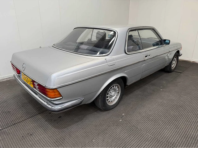 Mercedes-benz - 200-280 (w123) 230 c oldtimer - 1978 - afbeelding 6 van  34