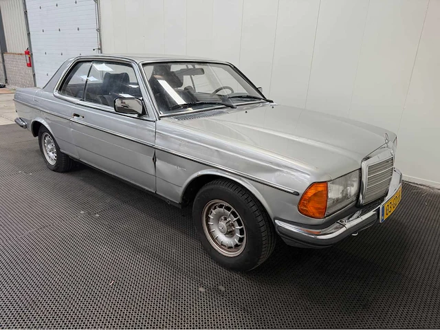 Mercedes-benz - 200-280 (w123) 230 c oldtimer - 1978 - afbeelding 8 van  34