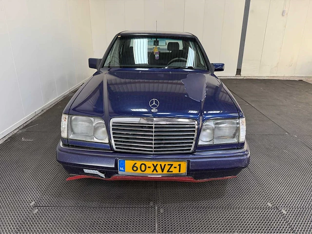 Mercedes-benz - 200-500 (w124) - oldtimer - 1987 - afbeelding 2 van  33