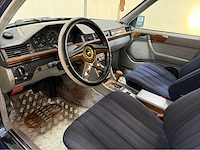 Mercedes-benz - 200-500 (w124) - oldtimer - 1987 - afbeelding 7 van  33