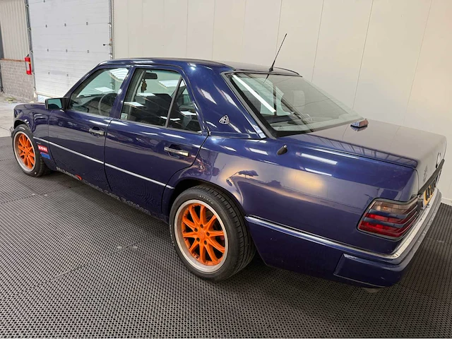 Mercedes-benz - 200-500 (w124) - oldtimer - 1987 - afbeelding 30 van  33