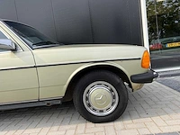 Mercedes-benz - 200 (w123) (1983) - afbeelding 5 van  21