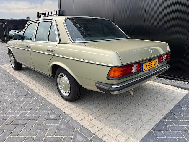 Mercedes-benz - 200 (w123) (1983) - afbeelding 7 van  21