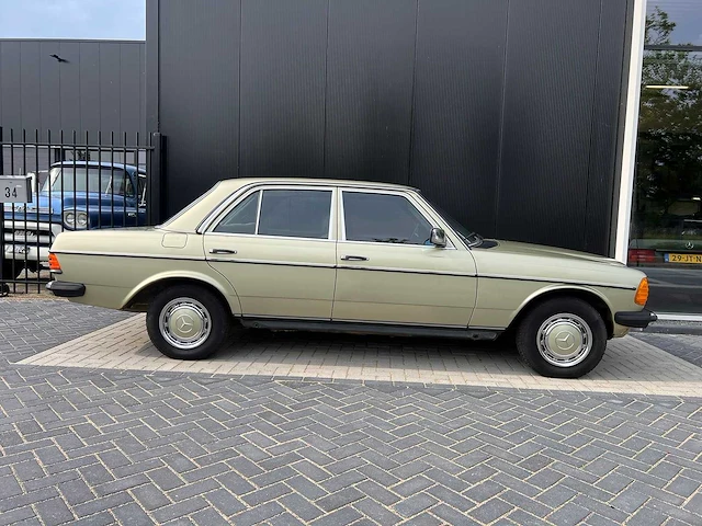 Mercedes-benz - 200 (w123) (1983) - afbeelding 18 van  21