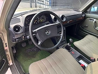 Mercedes-benz - 200 (w123) (1983) - afbeelding 20 van  21