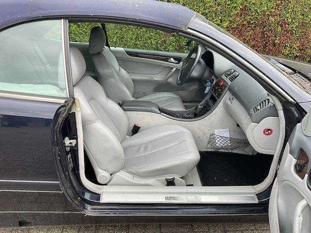 Mercedes-benz - 2001 - clk cabrio - rg-681-d - afbeelding 3 van  34