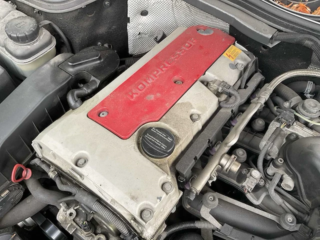 Mercedes-benz - 2001 - clk cabrio - rg-681-d - afbeelding 15 van  34