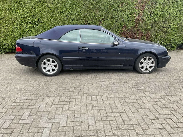 Mercedes-benz - 2001 - clk cabrio - rg-681-d - afbeelding 12 van  34