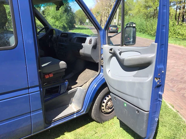 Mercedes-benz - 2001 - sprinter - 316 cdi 2.7 355 - personenauto - afbeelding 17 van  32