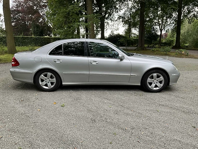 Mercedes-benz - 2003 - e-klasse - 320 cdi avantgarde - personenauto - afbeelding 27 van  29