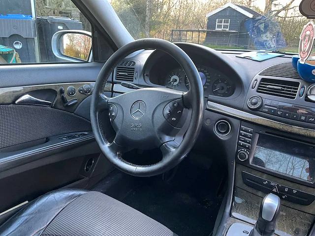 Mercedes-benz - 2003 - e-klasse - 320 cdi avantgarde - personenauto - afbeelding 8 van  28