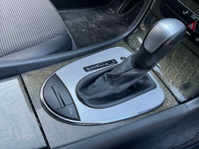 Mercedes-benz - 2003 - e-klasse - 320 cdi avantgarde - personenauto - afbeelding 17 van  28