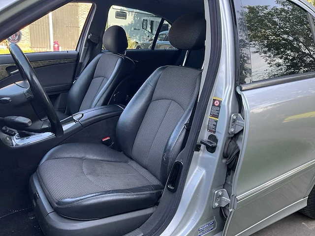 Mercedes-benz - 2003 - e-klasse - 320 cdi avantgarde - personenauto - afbeelding 18 van  28