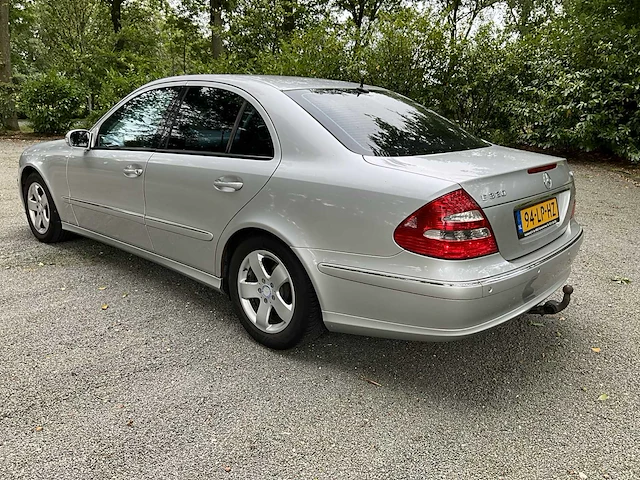 Mercedes-benz - 2003 - e-klasse - 320 cdi avantgarde - personenauto - afbeelding 23 van  28