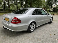 Mercedes-benz - 2003 - e-klasse - 320 cdi avantgarde - personenauto - afbeelding 24 van  28