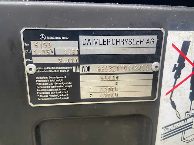 Mercedes-benz - 2004 - 615d - vrachtwagen - afbeelding 11 van  40