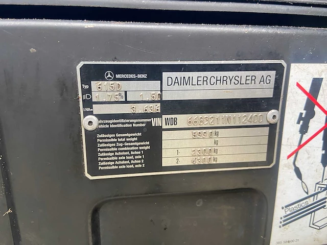 Mercedes-benz - 2004 - 615d - vrachtwagen - afbeelding 13 van  40