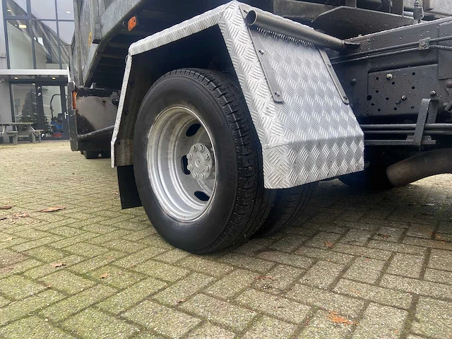 Mercedes-benz - 2004 - 615d - vrachtwagen - afbeelding 36 van  40