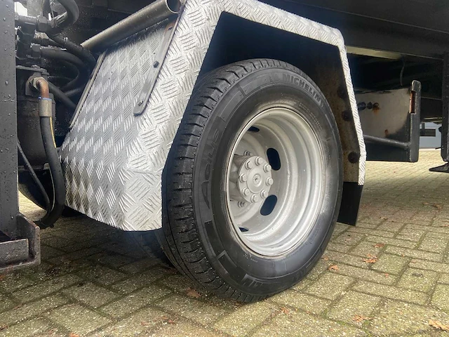 Mercedes-benz - 2004 - 615d - vrachtwagen - afbeelding 39 van  40