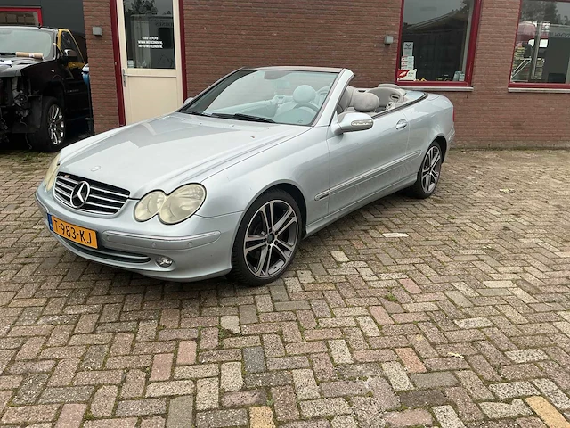 Mercedes-benz - 2004 - clk-klasse cabrio - 200 k. avantgarde - personenauto - afbeelding 1 van  7