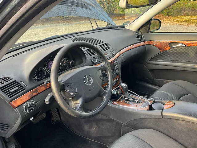Mercedes-benz - 2004 - e-klasse - e240 elegance - personenauto - afbeelding 8 van  31