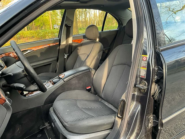 Mercedes-benz - 2004 - e-klasse - e240 elegance - personenauto - afbeelding 9 van  31