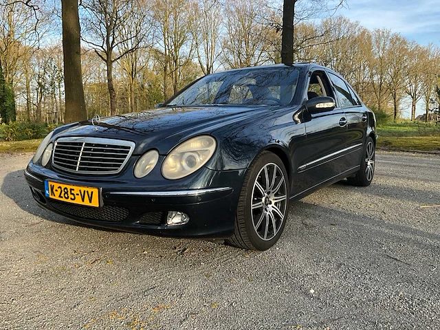 Mercedes-benz - 2004 - e-klasse - e240 elegance - personenauto - afbeelding 1 van  31