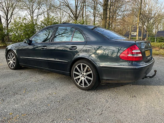 Mercedes-benz - 2004 - e-klasse - e240 elegance - personenauto - afbeelding 23 van  31