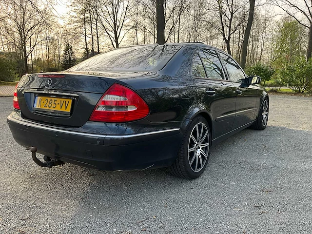 Mercedes-benz - 2004 - e-klasse - e240 elegance - personenauto - afbeelding 28 van  31