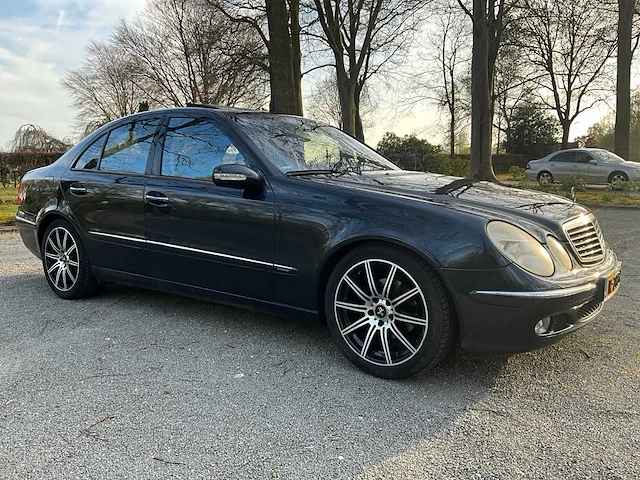 Mercedes-benz - 2004 - e-klasse - e240 elegance - personenauto - afbeelding 31 van  31