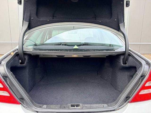 Mercedes-benz - 2005 - c-klasse - 180 k. classic - 76-rj-hn - afbeelding 17 van  19