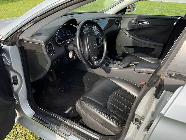 Mercedes-benz - 2005 - cls-klasse - personenauto - afbeelding 4 van  31