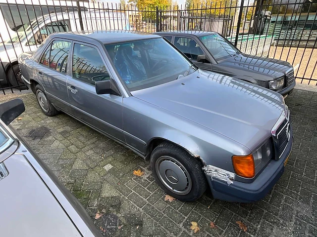 Mercedes-benz - 200d (w124) (1987) - afbeelding 5 van  14