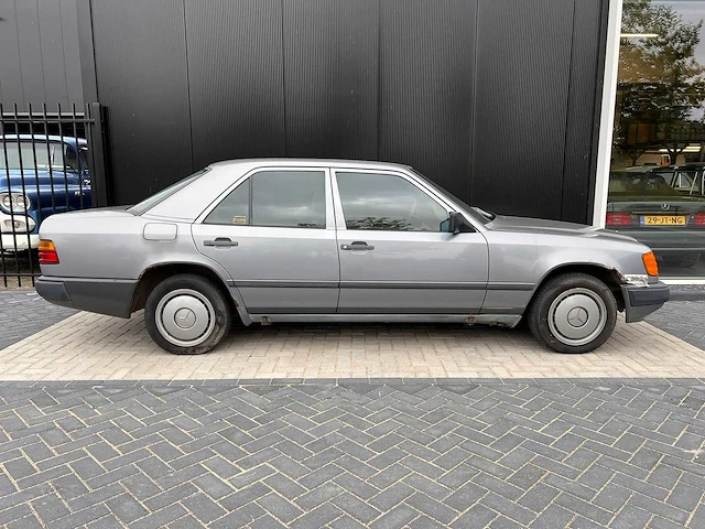 Mercedes-benz - 200d (w124) (1987) - afbeelding 8 van  14