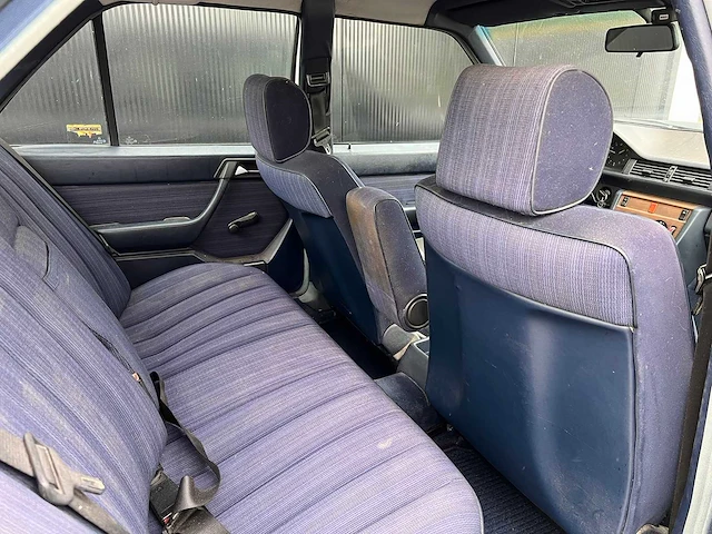 Mercedes-benz - 200d (w124) (1987) - afbeelding 13 van  14