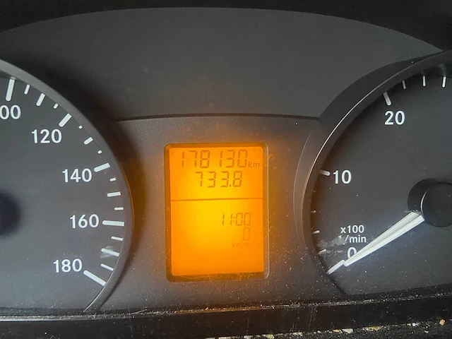 Mercedes-benz - 2010 - 516 2.2 cdi 366 - mercedes-benz 516 cdi - afbeelding 14 van  26