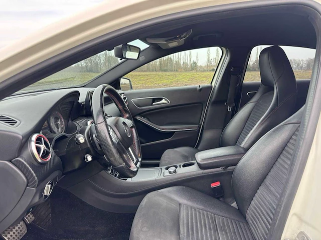Mercedes-benz - 2013 - a-klasse - 180 ambition - 6-znr-12 - afbeelding 2 van  13