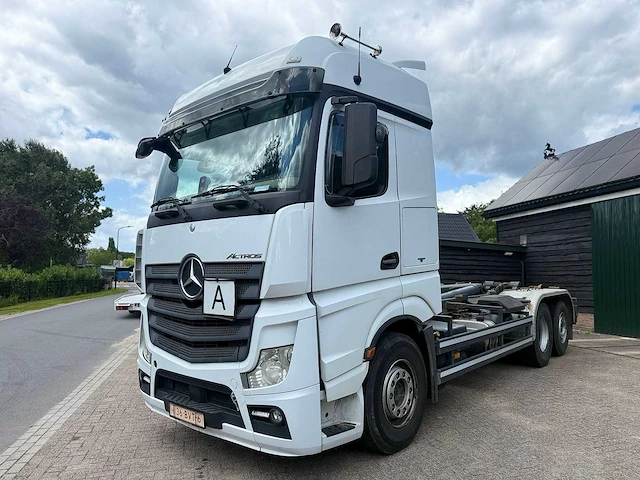 Mercedes-benz - 2013 - actros - haakarm - vrachtwagen - afbeelding 1 van  21