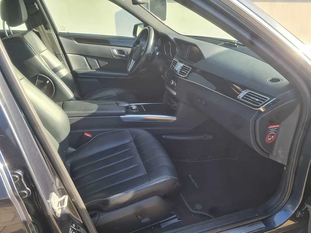 Mercedes-benz - 2013 - e-klasse - 350 bt. pres. avant. -5-kgj-11 - afbeelding 4 van  17