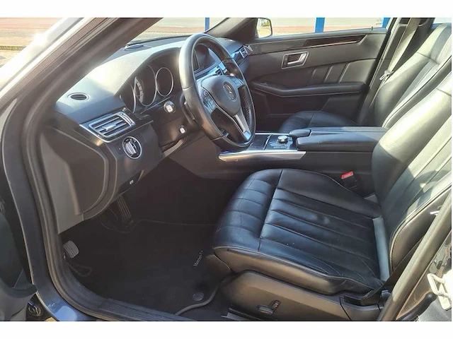 Mercedes-benz - 2013 - e-klasse - 350 bt. pres. avant. -5-kgj-11 - afbeelding 13 van  17