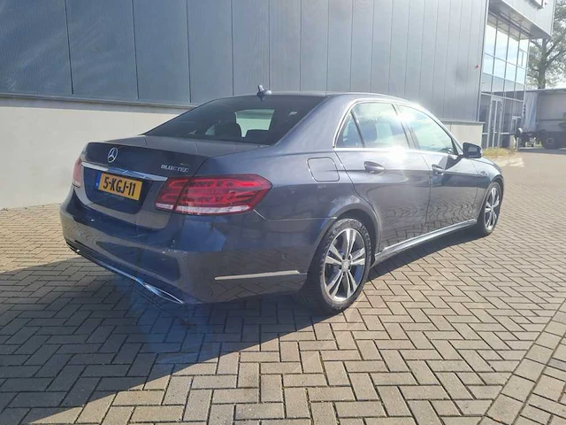 Mercedes-benz - 2013 - e-klasse - 350 bt. pres. avant. -5-kgj-11 - afbeelding 11 van  17