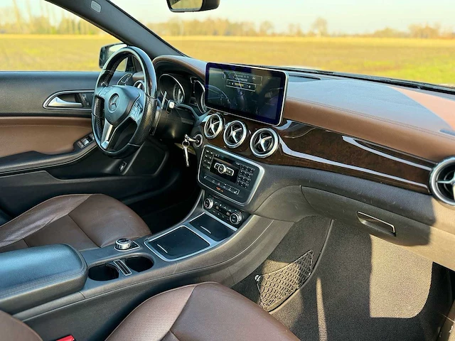 Mercedes-benz - 2015 - gla-klasse - 200 cdi edition 1 - xh-505-r - afbeelding 16 van  20