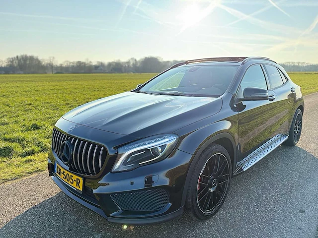 Mercedes-benz - 2015 - gla-klasse - 200 cdi edition 1 - xh-505-r - afbeelding 1 van  20