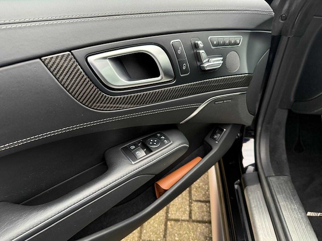 Mercedes-benz - 2017 - sl-klasse - amg 63 - personenauto - afbeelding 7 van  38
