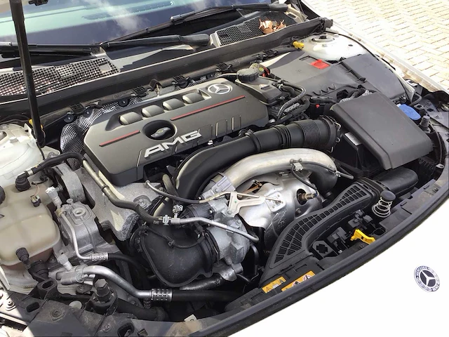 Mercedes-benz - 2019 - a-klasse - amg 35 4matic - personenauto - afbeelding 18 van  30