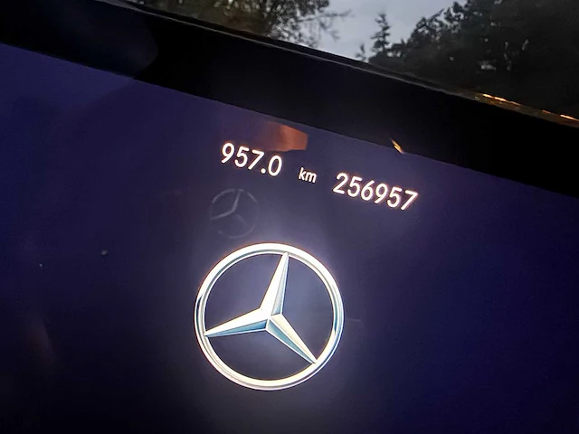Mercedes-benz - 2021 - a-klasse - 200 d amg line - p-165-dk - afbeelding 3 van  13