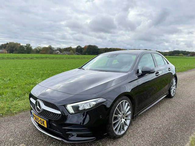 Mercedes-benz - 2021 - a-klasse - 200 d amg line - p-165-dk - afbeelding 1 van  13