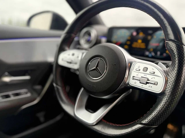 Mercedes-benz - 2021 - a-klasse - 200 d amg line - p-165-dk - afbeelding 13 van  13