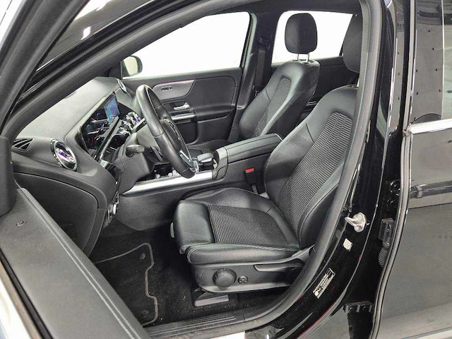 Mercedes-benz - 2022 - eqa - 250 bns sol. lux - personenauto - afbeelding 2 van  26
