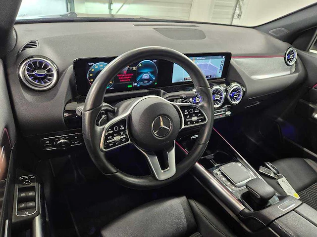 Mercedes-benz - 2022 - eqa - 250 bns sol. lux - personenauto - afbeelding 3 van  26
